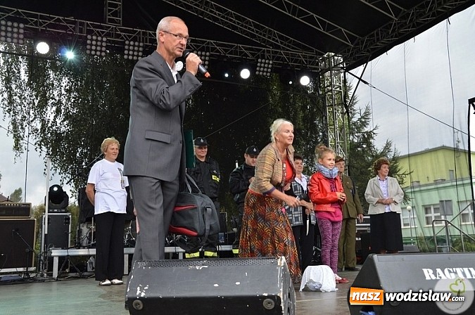 Zdjęcie w galerii na portalu naszwodzislaw.com: Stowarzyszenia wyszły do ludzi wiadomości z regionu