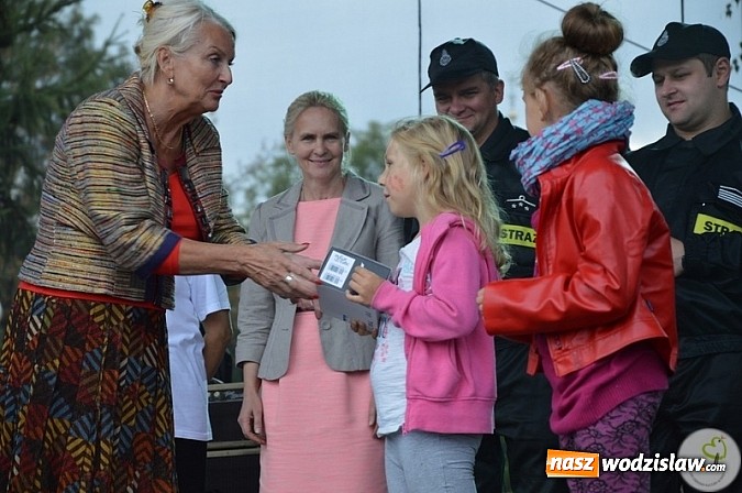 Zdjęcie w galerii na portalu naszwodzislaw.com: Stowarzyszenia wyszły do ludzi wiadomości z regionu