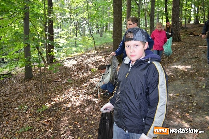 Zdjęcie w galerii na portalu naszwodzislaw.com: W ramach Sprzątania Świata zebrali śmieci na Balatonie wiadomości z regionu