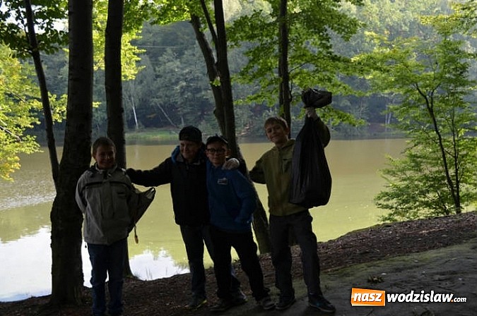 Zdjęcie w galerii na portalu naszwodzislaw.com: W ramach Sprzątania Świata zebrali śmieci na Balatonie wiadomości z regionu