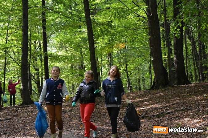 Zdjęcie w galerii na portalu naszwodzislaw.com: W ramach Sprzątania Świata zebrali śmieci na Balatonie wiadomości z regionu