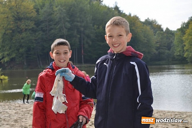 Zdjęcie w galerii na portalu naszwodzislaw.com: W ramach Sprzątania Świata zebrali śmieci na Balatonie wiadomości z regionu