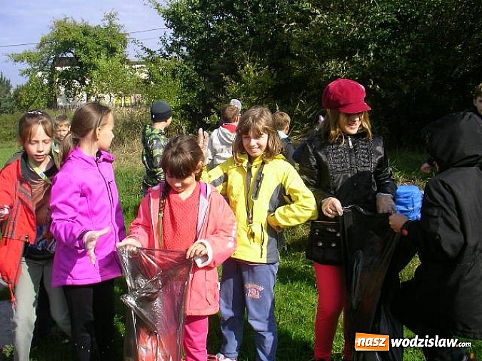 Zdjęcie w galerii na portalu naszwodzislaw.com: W ramach Sprzątania Świata zebrali śmieci na Balatonie wiadomości z regionu