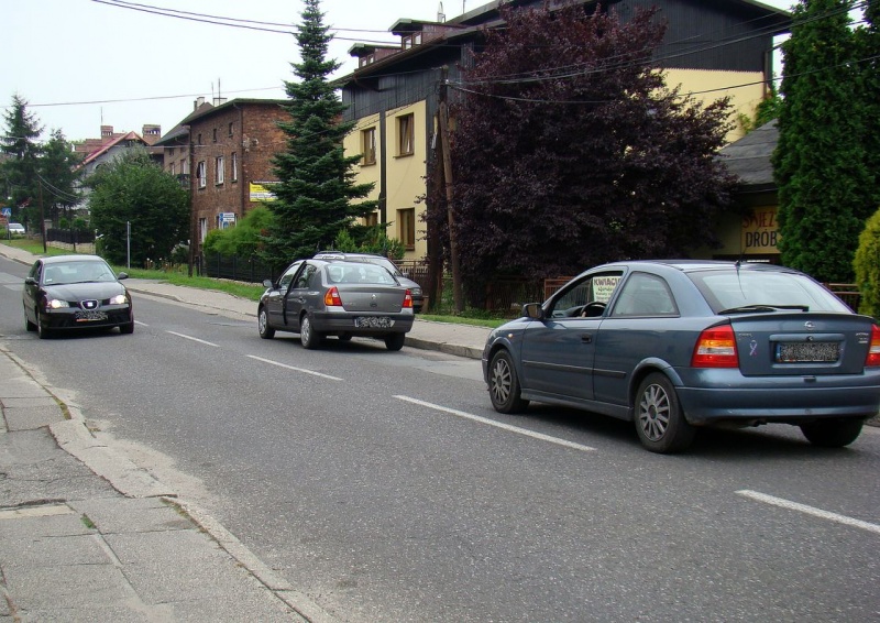 Zdjęcie w galerii na portalu naszwodzislaw.com: Przez drób blokują drogę wiadomości z regionu