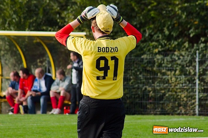 Zdjęcie w galerii na portalu naszwodzislaw.com: A klasa: Emocjonujący pojedynek przy Tuwima. Remis Gorzyc w Raciborzu wiadomości z regionu