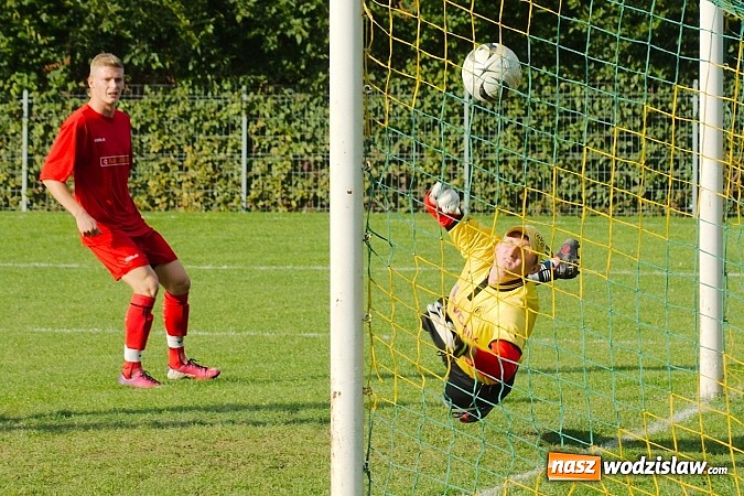 Zdjęcie w galerii na portalu naszwodzislaw.com: A klasa: Emocjonujący pojedynek przy Tuwima. Remis Gorzyc w Raciborzu wiadomości z regionu