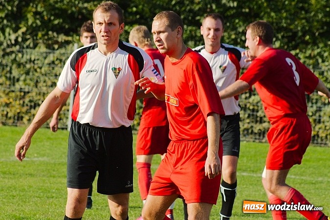 Zdjęcie w galerii na portalu naszwodzislaw.com: A klasa: Emocjonujący pojedynek przy Tuwima. Remis Gorzyc w Raciborzu wiadomości z regionu