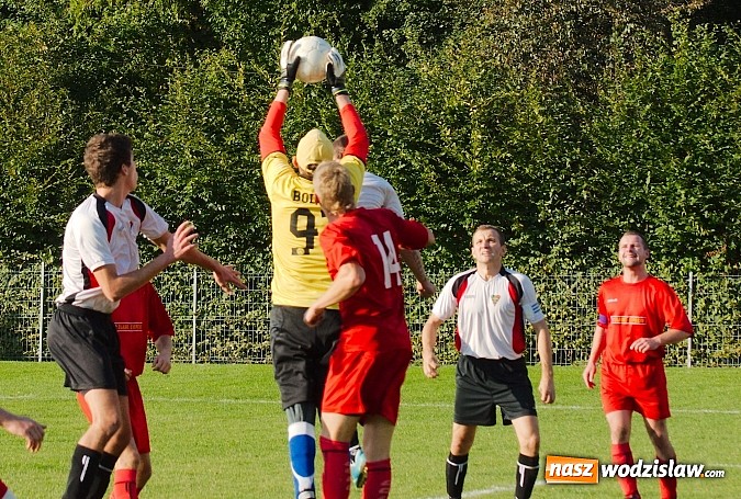Zdjęcie w galerii na portalu naszwodzislaw.com: A klasa: Emocjonujący pojedynek przy Tuwima. Remis Gorzyc w Raciborzu wiadomości z regionu