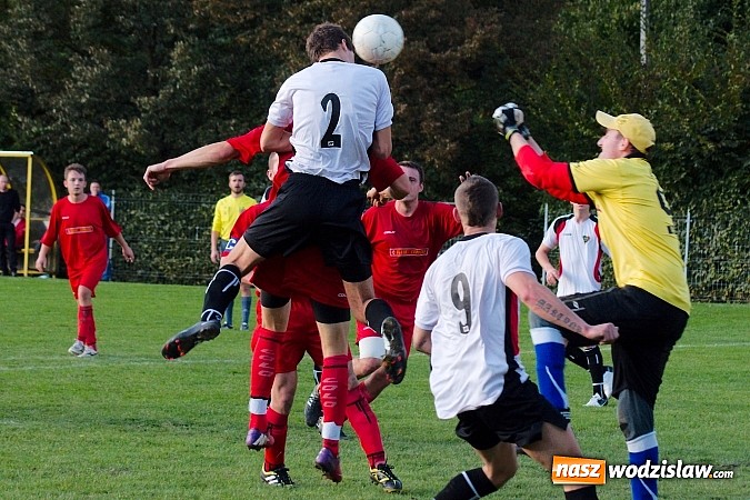 Zdjęcie w galerii na portalu naszwodzislaw.com: A klasa: Emocjonujący pojedynek przy Tuwima. Remis Gorzyc w Raciborzu wiadomości z regionu