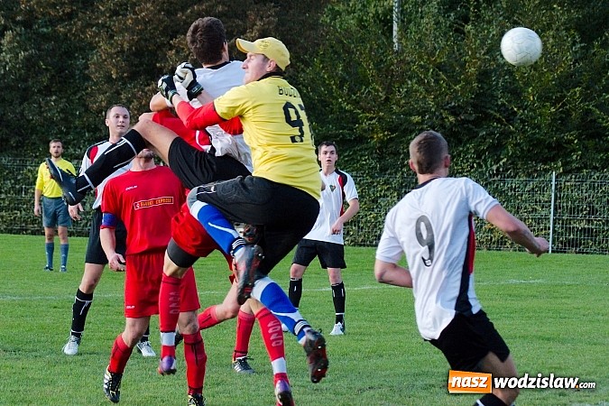 Zdjęcie w galerii na portalu naszwodzislaw.com: A klasa: Emocjonujący pojedynek przy Tuwima. Remis Gorzyc w Raciborzu wiadomości z regionu