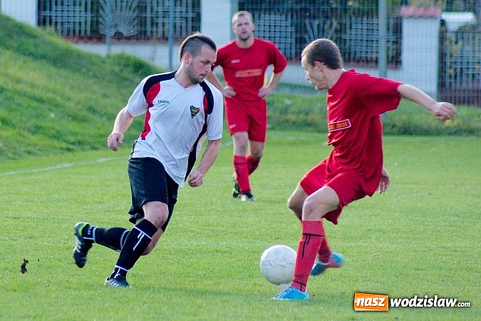 Zdjęcie w galerii na portalu naszwodzislaw.com: A klasa: Emocjonujący pojedynek przy Tuwima. Remis Gorzyc w Raciborzu wiadomości z regionu