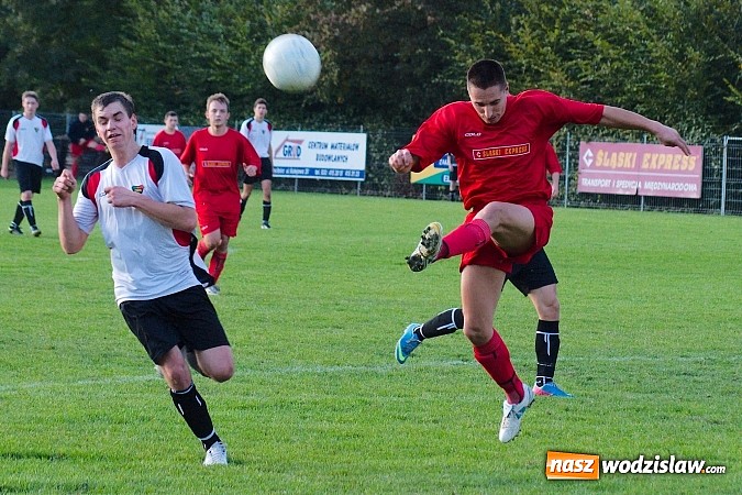 Zdjęcie w galerii na portalu naszwodzislaw.com: A klasa: Emocjonujący pojedynek przy Tuwima. Remis Gorzyc w Raciborzu wiadomości z regionu