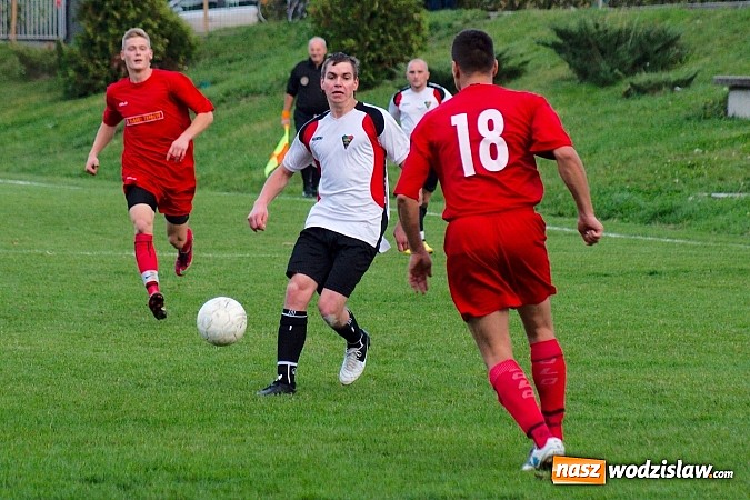 Zdjęcie w galerii na portalu naszwodzislaw.com: A klasa: Emocjonujący pojedynek przy Tuwima. Remis Gorzyc w Raciborzu wiadomości z regionu