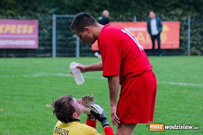 Zdjęcie w galerii na portalu naszwodzislaw.com: A klasa: Emocjonujący pojedynek przy Tuwima. Remis Gorzyc w Raciborzu wiadomości z regionu