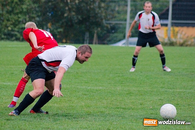 Zdjęcie w galerii na portalu naszwodzislaw.com: A klasa: Emocjonujący pojedynek przy Tuwima. Remis Gorzyc w Raciborzu wiadomości z regionu