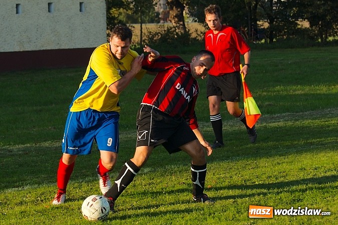 Zdjęcie w galerii na portalu naszwodzislaw.com: Dreszczowiec w Bieńkowicach. Rezerwy Rogowa pokonane wiadomości z regionu