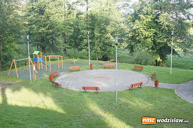 Zdjęcie w galerii na portalu naszwodzislaw.com: Nowy plac zabaw w Mszanie już otwarty wiadomości z regionu