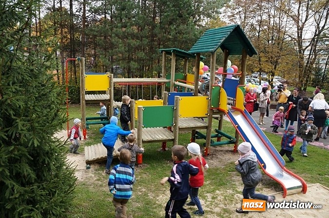 Zdjęcie w galerii na portalu naszwodzislaw.com: Powstał kolejny plac zabaw w Wodzisławiu Śląskim wiadomości z regionu