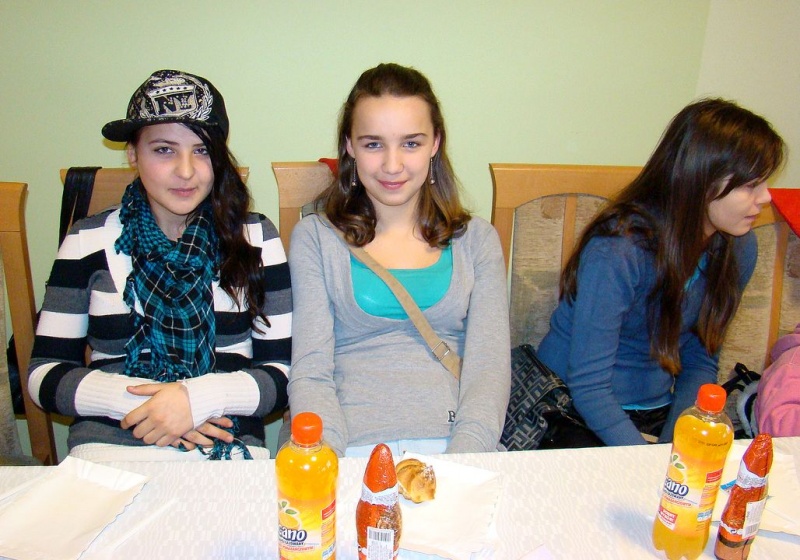 Zdjęcie w galerii na portalu naszwodzislaw.com: Tańce i konkursy ze Świętym Mikołajem wiadomości z regionu