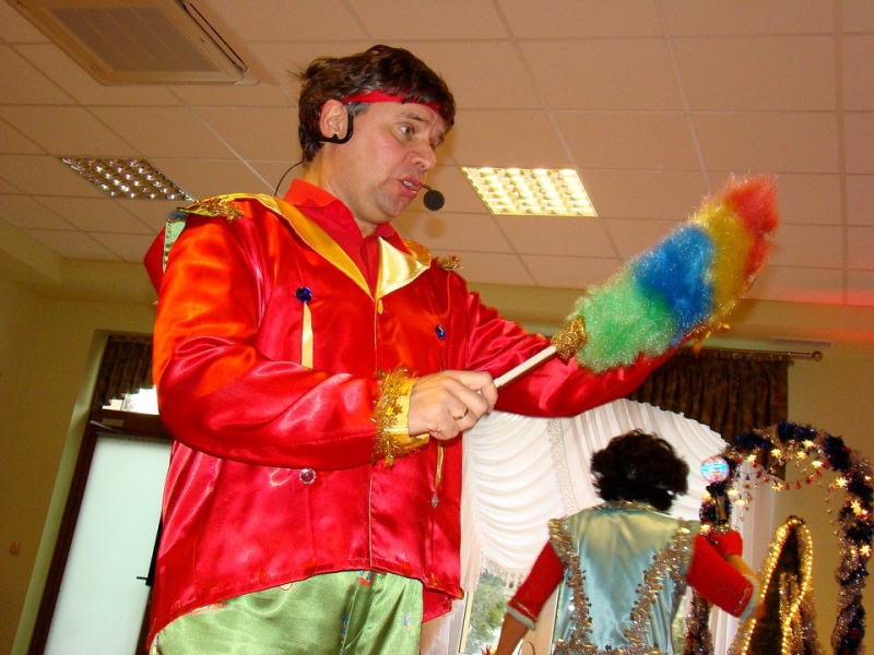 Zdjęcie w galerii na portalu naszwodzislaw.com: Tańce i konkursy ze Świętym Mikołajem wiadomości z regionu