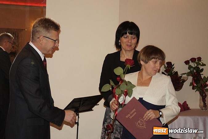 Zdjęcie w galerii na portalu naszwodzislaw.com: Podziękowali nauczycielom na Gali Edukacji w Mszanie wiadomości z regionu