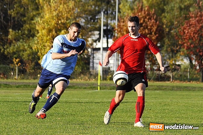 Zdjęcie w galerii na portalu naszwodzislaw.com: Piłkarze Rafako wygrali z Naprzodem wiadomości z regionu