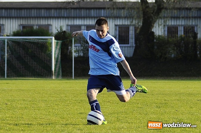 Zdjęcie w galerii na portalu naszwodzislaw.com: Piłkarze Rafako wygrali z Naprzodem wiadomości z regionu