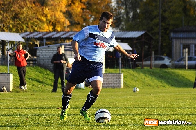 Zdjęcie w galerii na portalu naszwodzislaw.com: Piłkarze Rafako wygrali z Naprzodem wiadomości z regionu