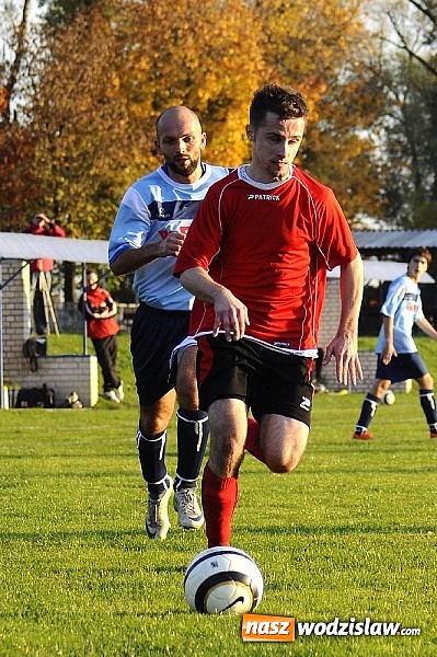 Zdjęcie w galerii na portalu naszwodzislaw.com: Piłkarze Rafako wygrali z Naprzodem wiadomości z regionu