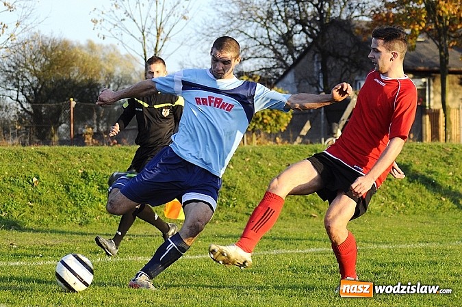 Zdjęcie w galerii na portalu naszwodzislaw.com: Piłkarze Rafako wygrali z Naprzodem wiadomości z regionu