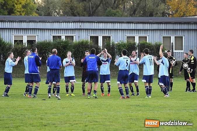 Zdjęcie w galerii na portalu naszwodzislaw.com: Piłkarze Rafako wygrali z Naprzodem wiadomości z regionu
