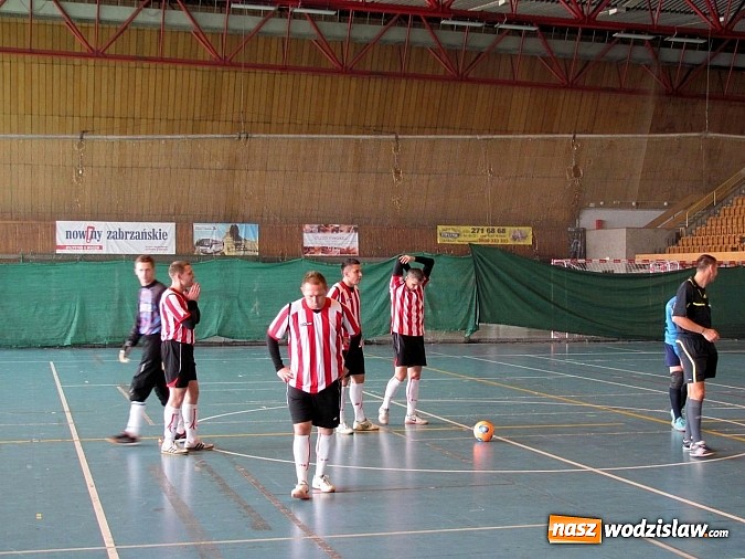 Zdjęcie w galerii na portalu naszwodzislaw.com: XXI Mistrzostwa Śląska strażaków w piłce halowej wiadomości z regionu