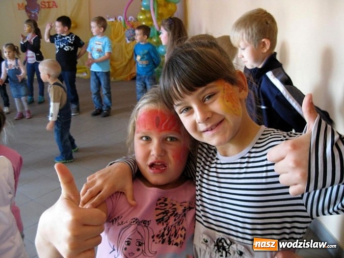 Zdjęcie w galerii na portalu naszwodzislaw.com: Tak bawiły się dzieci na urodzinach misia wiadomości z regionu