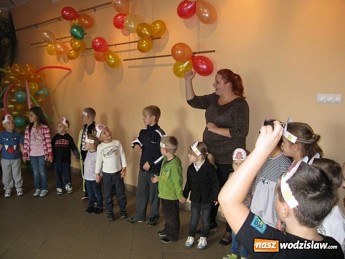 Zdjęcie w galerii na portalu naszwodzislaw.com: Tak bawiły się dzieci na urodzinach misia wiadomości z regionu