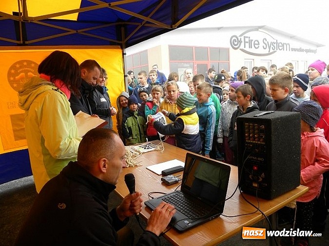 Zdjęcie w galerii na portalu naszwodzislaw.com: Po raz 11. odbył się Gminny Bieg Uliczny wiadomości z regionu