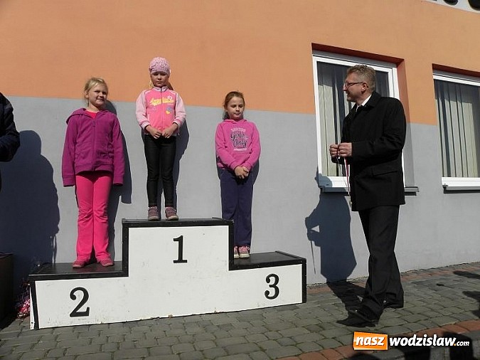 Zdjęcie w galerii na portalu naszwodzislaw.com: Po raz 11. odbył się Gminny Bieg Uliczny wiadomości z regionu