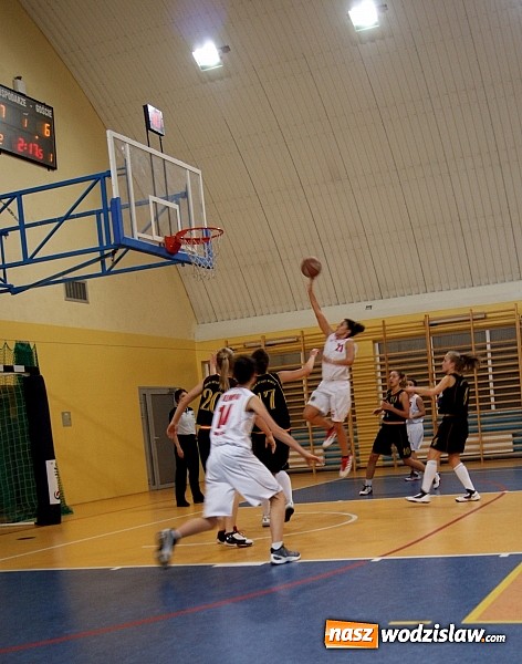 Zdjęcie w galerii na portalu naszwodzislaw.com: Juniorki ŻKK Olimpia rozgromiły drużynę z Wisły  wiadomości z regionu