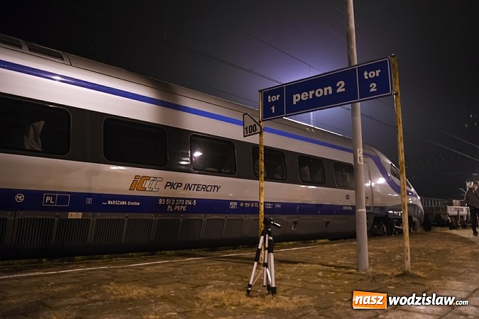 Zdjęcie w galerii na portalu naszwodzislaw.com: Superszybkie Pendolino na stacji w Chałupkach wiadomości z regionu