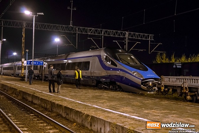 Zdjęcie w galerii na portalu naszwodzislaw.com: Superszybkie Pendolino na stacji w Chałupkach wiadomości z regionu