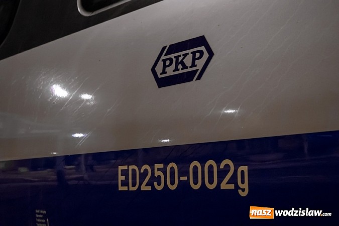 Zdjęcie w galerii na portalu naszwodzislaw.com: Superszybkie Pendolino na stacji w Chałupkach wiadomości z regionu