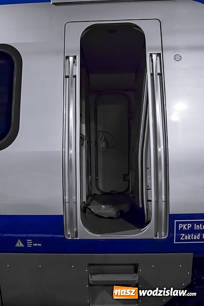 Zdjęcie w galerii na portalu naszwodzislaw.com: Superszybkie Pendolino na stacji w Chałupkach wiadomości z regionu