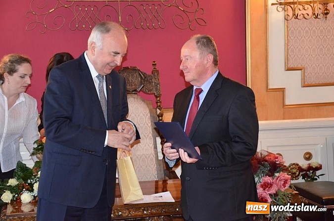 Zdjęcie w galerii na portalu naszwodzislaw.com: Najbardziej doświadczeni lekarze ziemi wodzisławskiej uhonorowani wiadomości z regionu