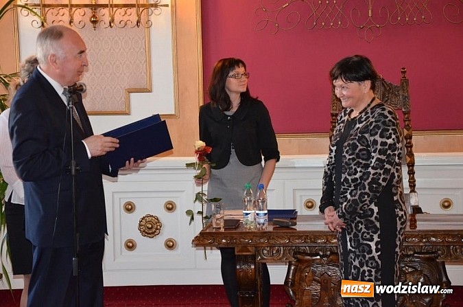 Zdjęcie w galerii na portalu naszwodzislaw.com: Najbardziej doświadczeni lekarze ziemi wodzisławskiej uhonorowani wiadomości z regionu