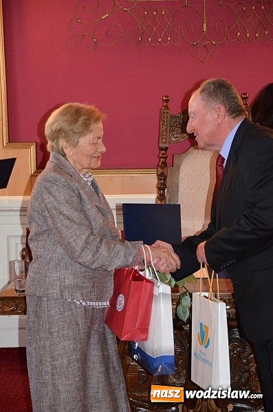 Zdjęcie w galerii na portalu naszwodzislaw.com: Najbardziej doświadczeni lekarze ziemi wodzisławskiej uhonorowani wiadomości z regionu