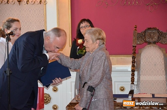 Zdjęcie w galerii na portalu naszwodzislaw.com: Najbardziej doświadczeni lekarze ziemi wodzisławskiej uhonorowani wiadomości z regionu