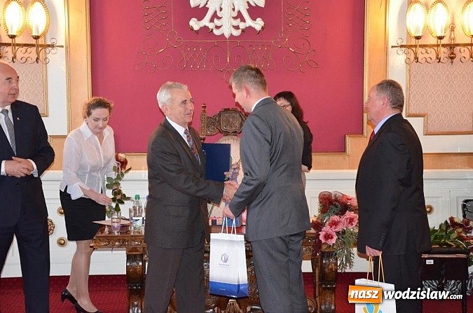 Zdjęcie w galerii na portalu naszwodzislaw.com: Najbardziej doświadczeni lekarze ziemi wodzisławskiej uhonorowani wiadomości z regionu
