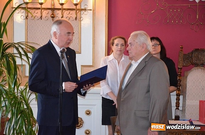 Zdjęcie w galerii na portalu naszwodzislaw.com: Najbardziej doświadczeni lekarze ziemi wodzisławskiej uhonorowani wiadomości z regionu