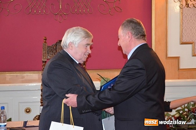 Zdjęcie w galerii na portalu naszwodzislaw.com: Najbardziej doświadczeni lekarze ziemi wodzisławskiej uhonorowani wiadomości z regionu