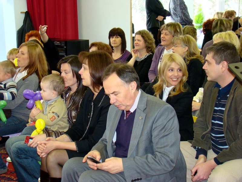 Zdjęcie w galerii na portalu naszwodzislaw.com: Dla dwulatków mamy krzesełeczka wiadomości z regionu