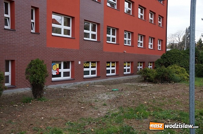 Zdjęcie w galerii na portalu naszwodzislaw.com: Uniwersytet Trzeciego Wieku w starej, nowej siedzibie wiadomości z regionu